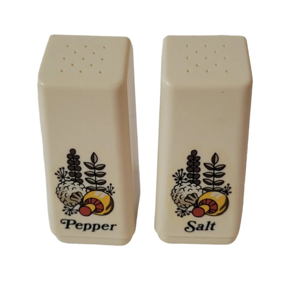 Vintage Rubbermaid Mushroom Salt And Pepper Shakers